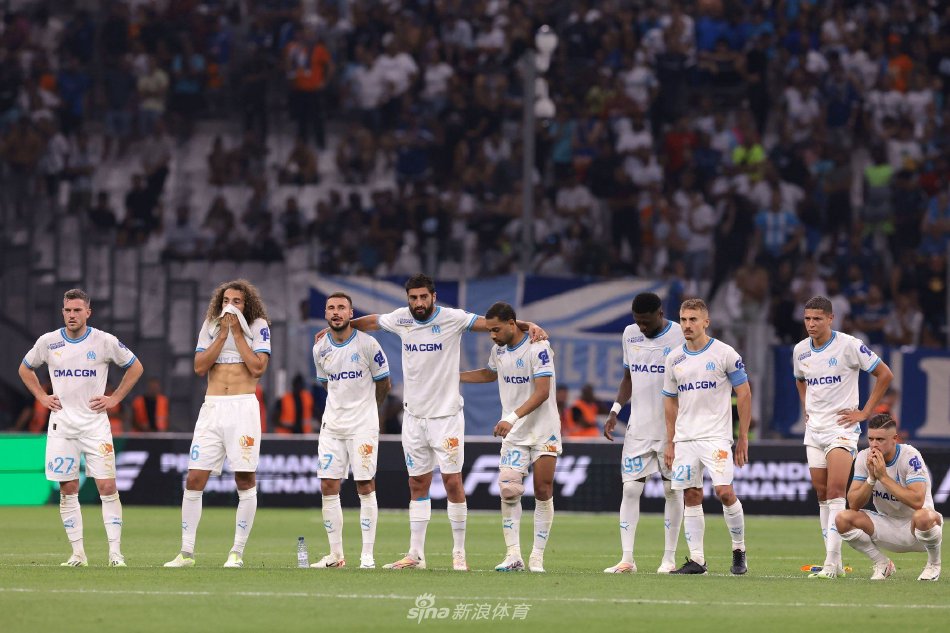 足球联赛的 足球联赛的