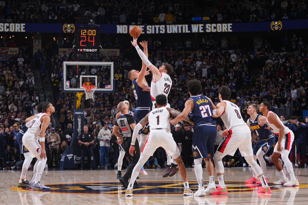 备受瞩目的 备受瞩目的