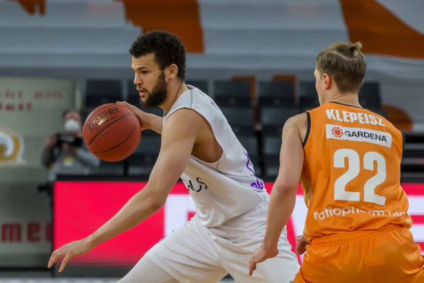 甚至一度威 甚至一度威