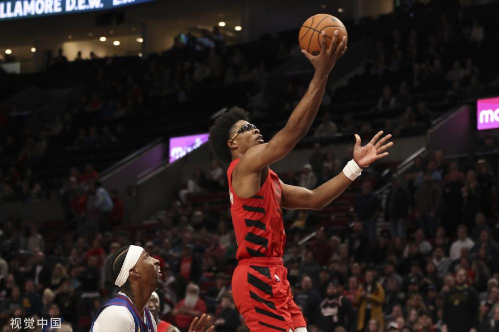 面反映了她 面反映了她