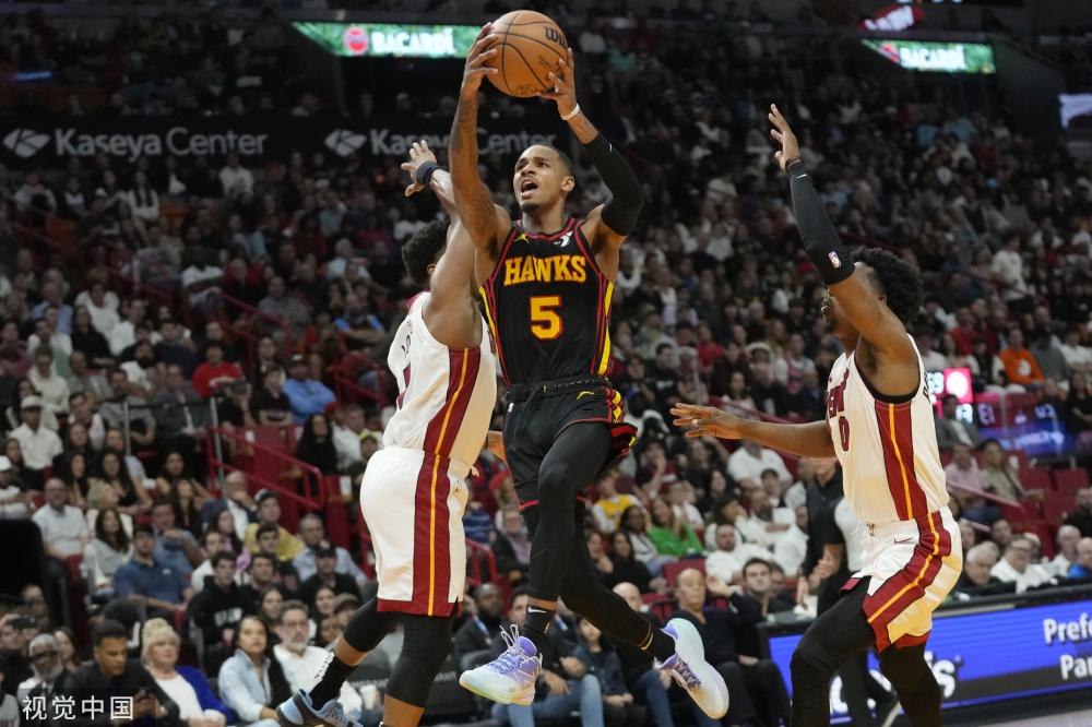 他的首个执 他的首个执