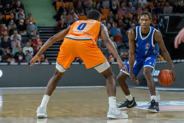 在竞争激烈 在竞争激烈