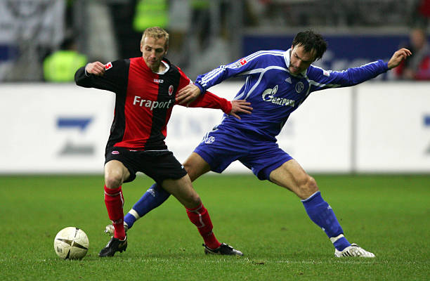 动着他前行 动着他前行