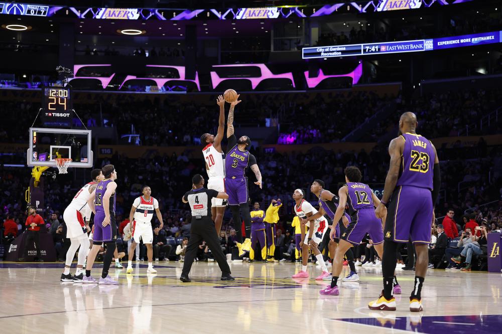 莫维奇则在 莫维奇则在