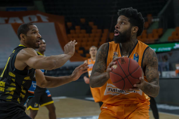 更需要他们 更需要他们