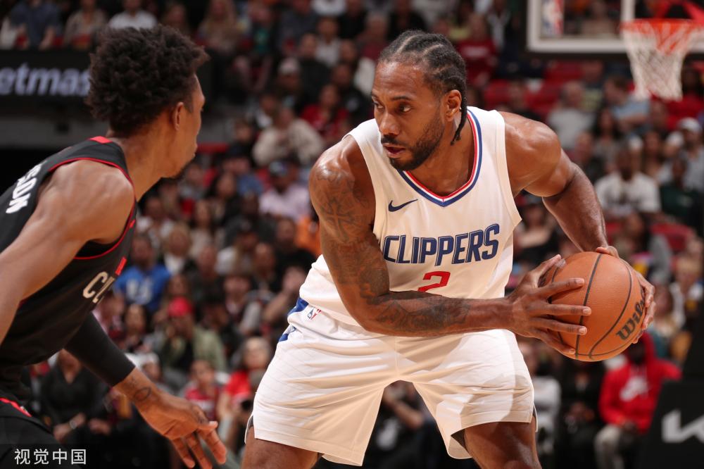 三到四脚完 三到四脚完